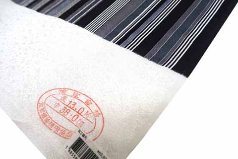 紋意匠縮緬。絹100%。幅39cm。長さ13m証明印