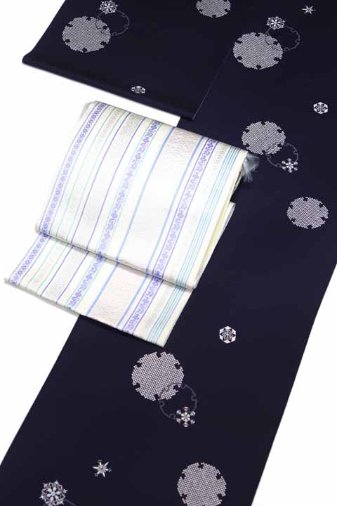 雪輪に雪華の加工着尺に合わせる帯