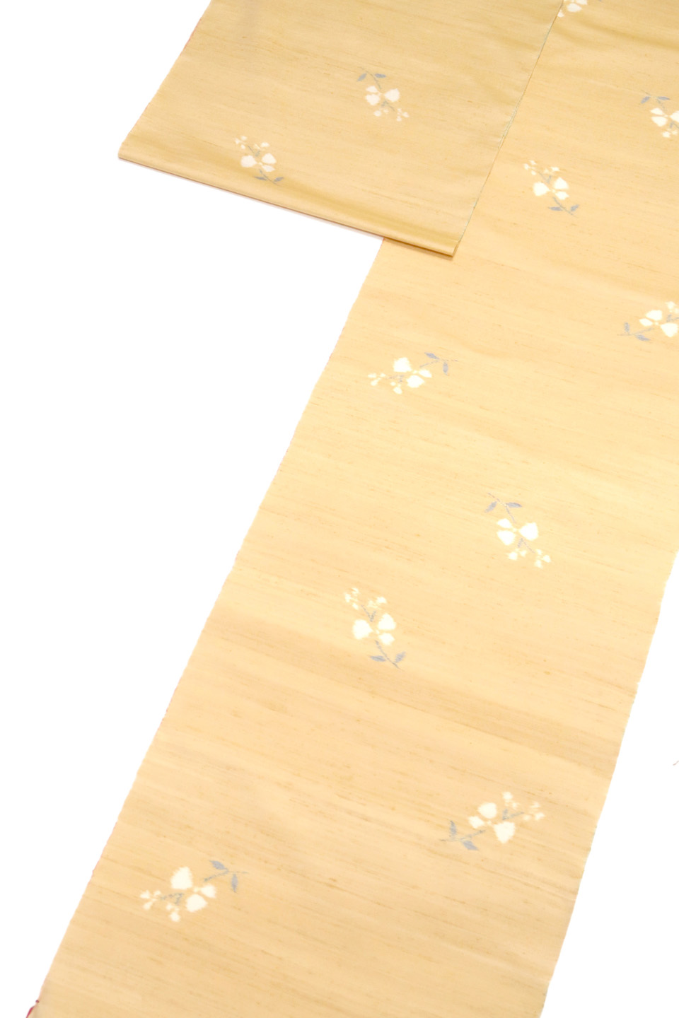 十日町紬（手くびり絣：金蜜陀（マシコット）：草花文）