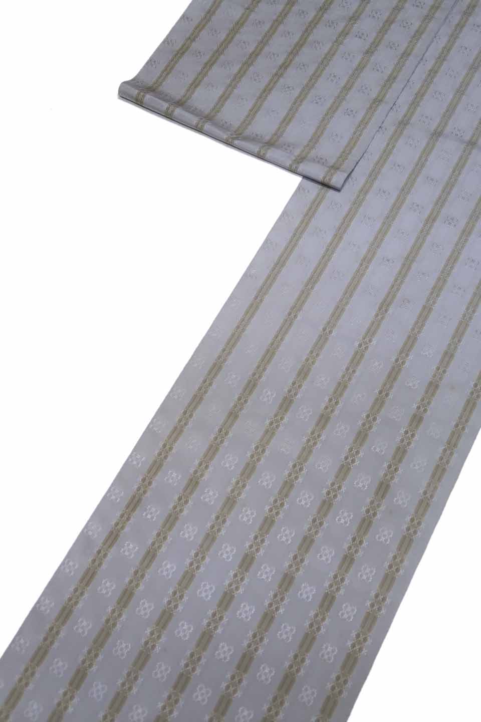 紬（花織：銀鼠：三筋両暈し縞）