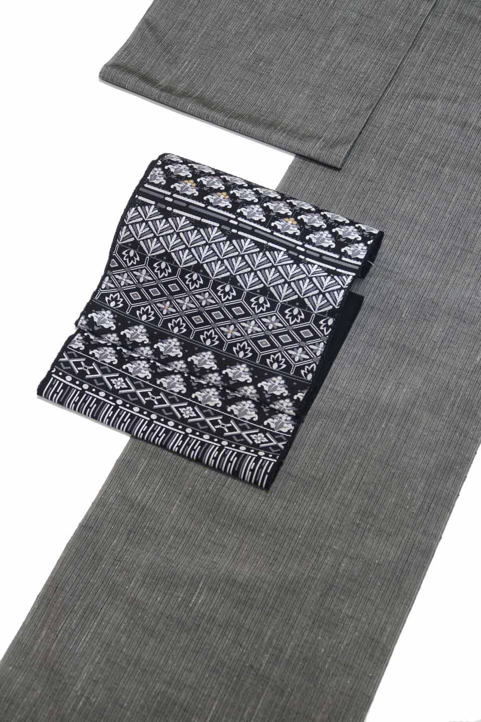 紬（米沢紬：銀鼠：矢鱈縞）