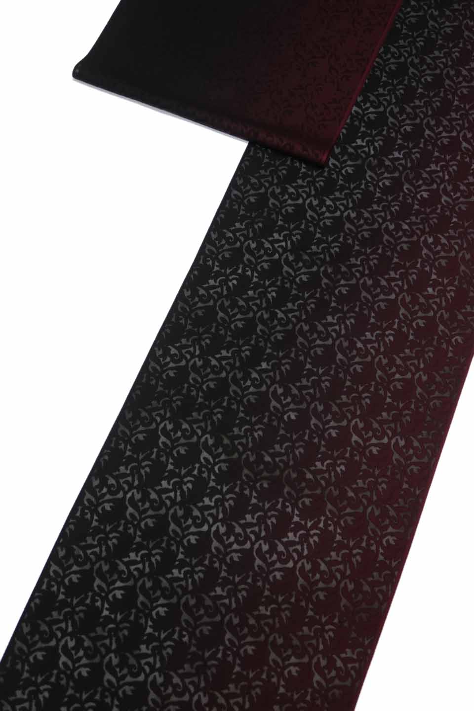 夏御召（西陣織紋お召し：暗薔薇黒暈：唐草文）