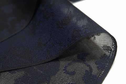 夏御召の生地の拡大図