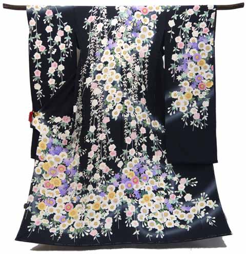 振袖（京友禅：艶黒：枝垂桜菊楓花文）