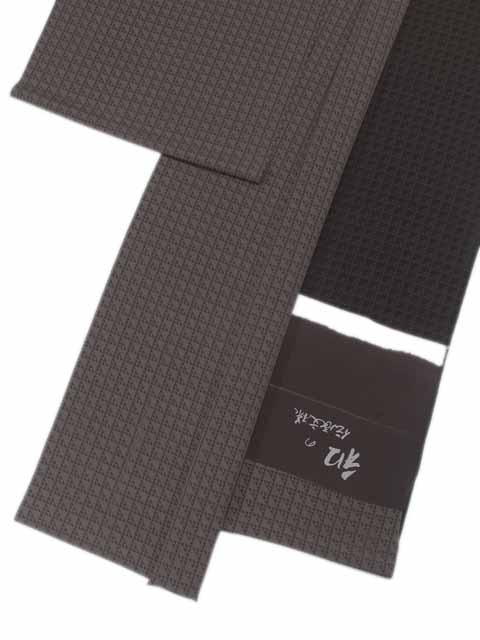 入替鱗文の加工着尺に合わせる帯