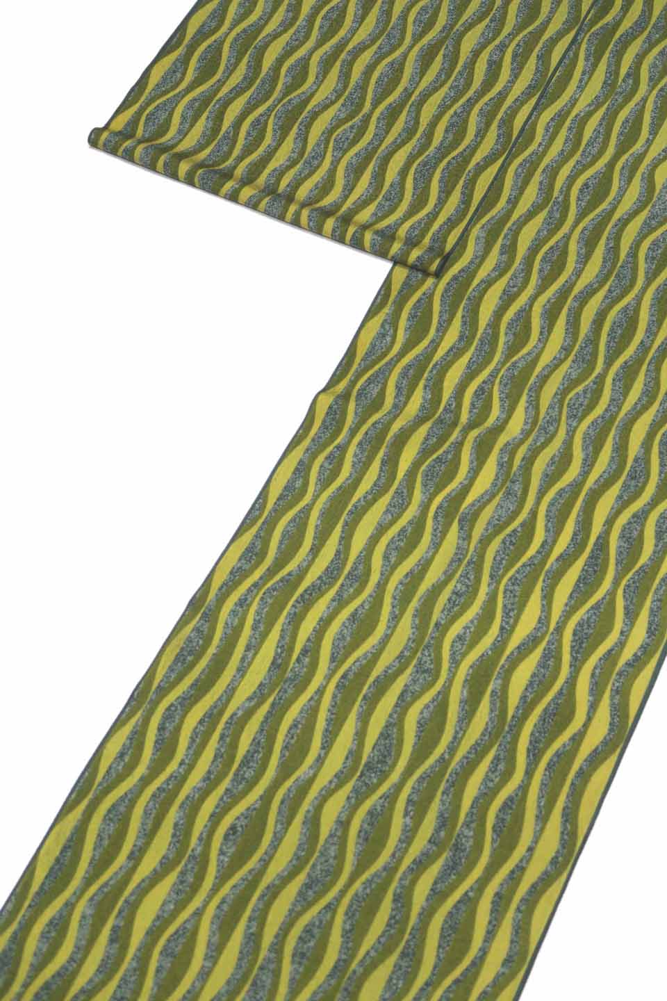 小紋（臈纈：笹色：<ruby>蹌踉縞<rp>(</rp><rt>よろけじま</rt><rp>)</rp></ruby>）